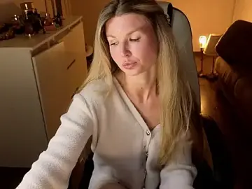 Stripchat Live Porn of AngelMiaM