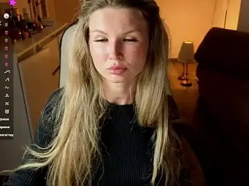 Stripchat Free Porn Cam of AngelMiaM
