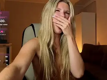 Stripchat Adult Webcam of AngelMiaM