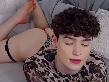 Stripchat Sex Cam of RobbyCharming