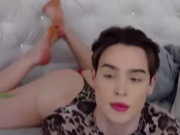 Stripchat Sex Cam of RobbyCharming