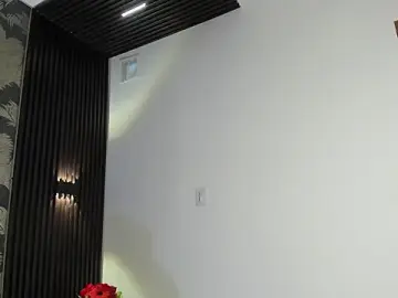 Stripchat Sex Cam of _shantal_smith