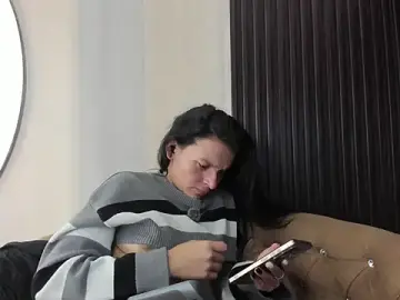 Stripchat Live Sex Cam of _shantal_smith