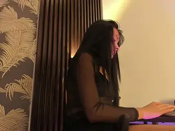 Stripchat Free Porn Cam of _shantal_smith