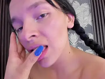 Stripchat Live Sex Cam of _shantal_smith
