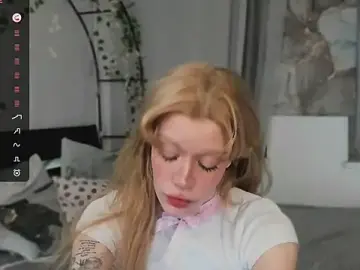 Stripchat Live Sex Cam of boobsybootie