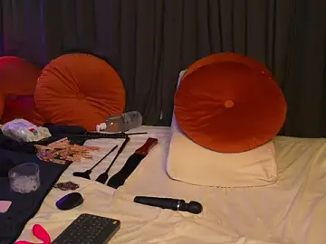 Stripchat Live Sex Cam of lacie_le_beauty