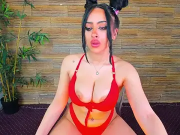 Stripchat Sex Cam of Cupcake_Izzy