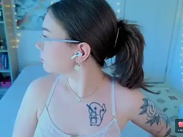 Stripchat Adult Webcam of MilenaSaint