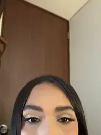 Stripchat Free Porn Cam of carminaurmommy