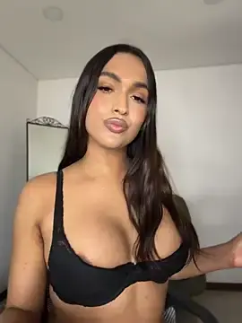 Stripchat Adult Webcams of carminaurmommy