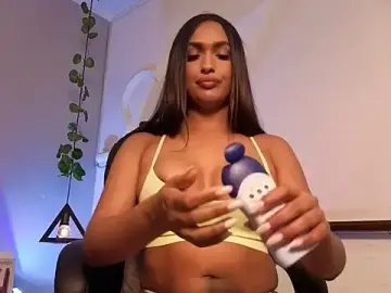 Stripchat Sex Chat of carminaurmommy