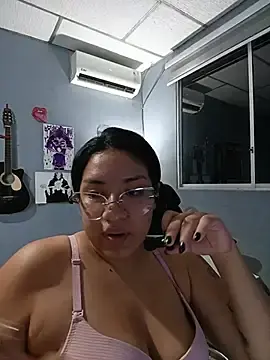 Stripchat Watch Live Sex Cams of Danelyhit