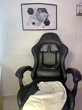 Stripchat Live Sex Cam of Alyson_Conner