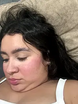 Stripchat Live Sex Cam of Pretty_Isadora