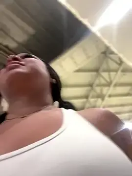 Stripchat Adult Webcam of Pretty_Isadora