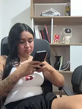 Stripchat Free Porn Cam of Pretty_Isadora