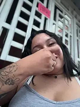 Stripchat Adult Webcams of Pretty_Isadora