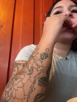 Stripchat Adult Webcam of Pretty_Isadora