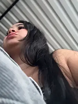 Stripchat Adult Webcams of Pretty_Isadora