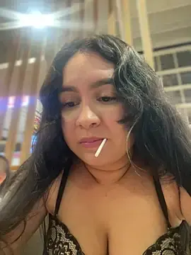Stripchat Free Porn Cam of Pretty_Isadora