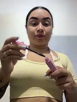 Stripchat Free Live Porn of Pretty_Isadora