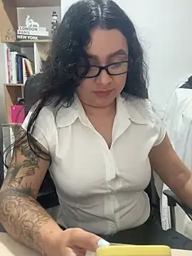 Stripchat Sex Cam of Pretty_Isadora
