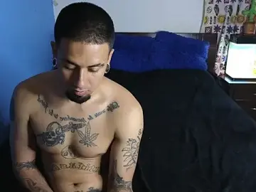 Stripchat Adult Webcam of tony_and_sophia