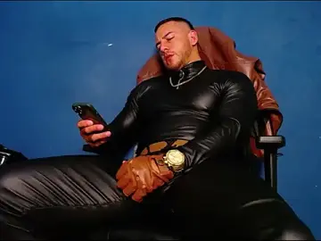 Stripchat Sex Cam of Maxxxpowerful