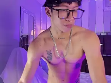 Stripchat Free Porn Cam of AkazaBoy_