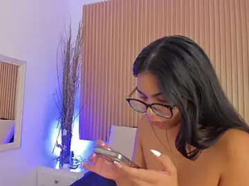 Stripchat Live Porn of GenesisRuiz