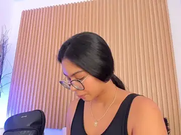 Stripchat Best Webcam of GenesisRuiz