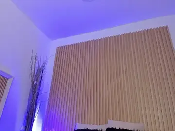 Stripchat Live Sex Cam of GenesisRuiz