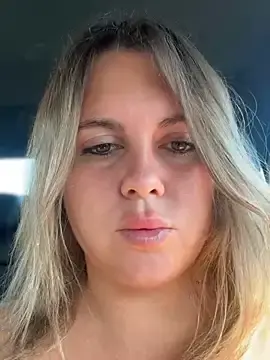 Stripchat Free Live Porn of Samantha_official
