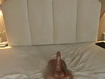 Stripchat Watch Live Sex Cams of Juliette__3