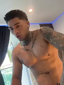 Stripchat Live Sex Cam of Dominiofit