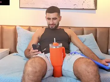 Stripchat Live Sex Cam of Ethan__Walker