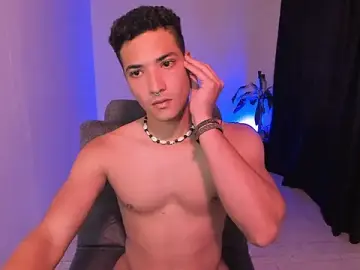 Stripchat Free Porn Cam of MitchellXD