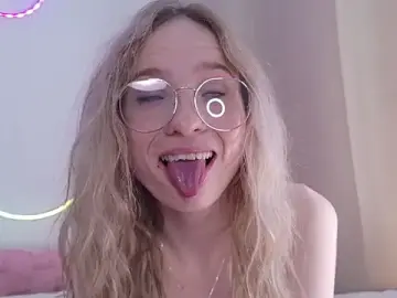 Stripchat Live Porn of b4by_Emilia