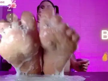 Stripchat Free Live Porn of _hooly