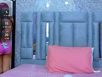 Stripchat Best live sex cam show of littlee_emilyy_