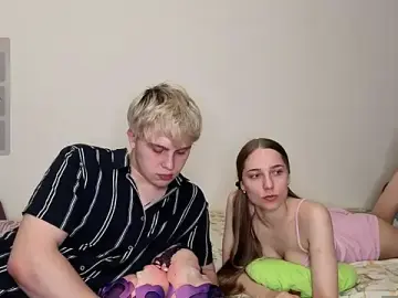 Stripchat Nude Webcam of Emily_and_Ilumi