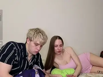 Stripchat Best live sex cam show of Emily_and_Ilumi