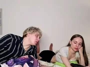 Stripchat Live Sex Cam of Emily_and_Ilumi