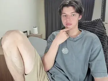 Stripchat Free Porn Cam of Liam_sexy1