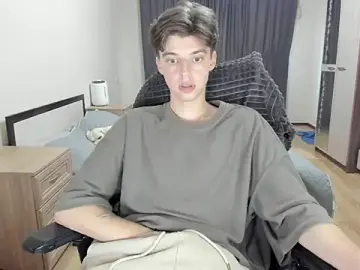 Stripchat Free Porn Cam of Liam_sexy1
