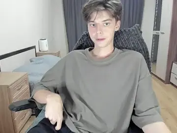 Stripchat Free Porn Cam of Liam_sexy1