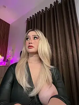 Stripchat Sex Cam of Miss_antonia