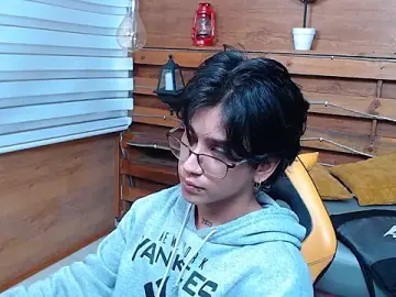 Stripchat Live Sex Cam of alex_477