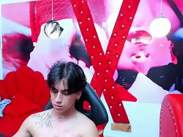 Stripchat Sex Cam of alex_477